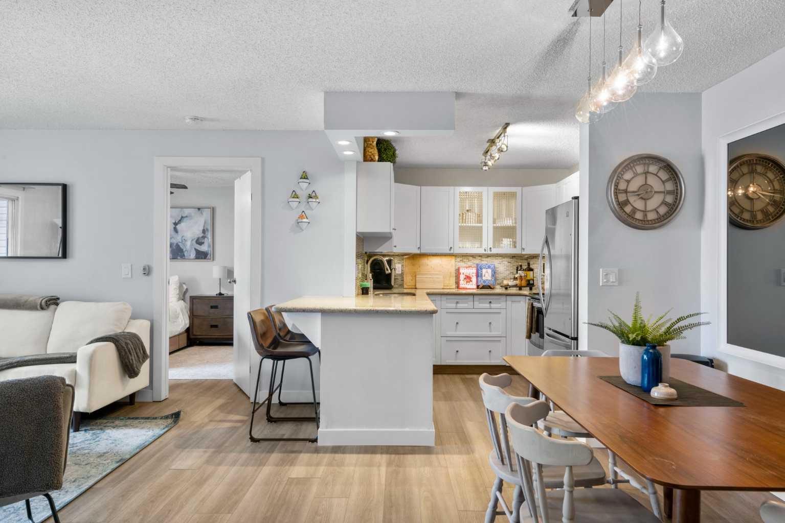 545 18 Avenue SW 205