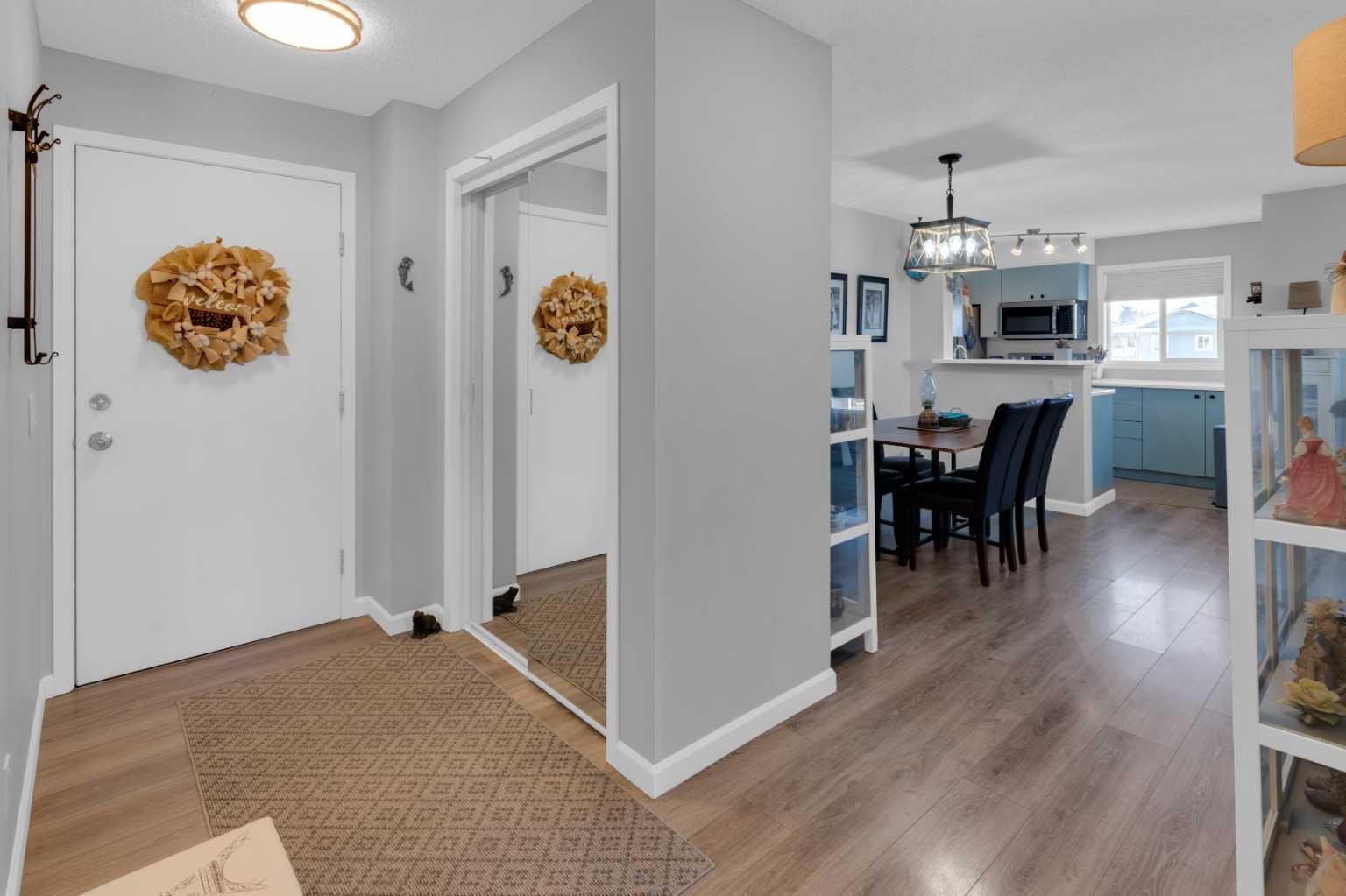 304 MacKenzie Way SW 8401