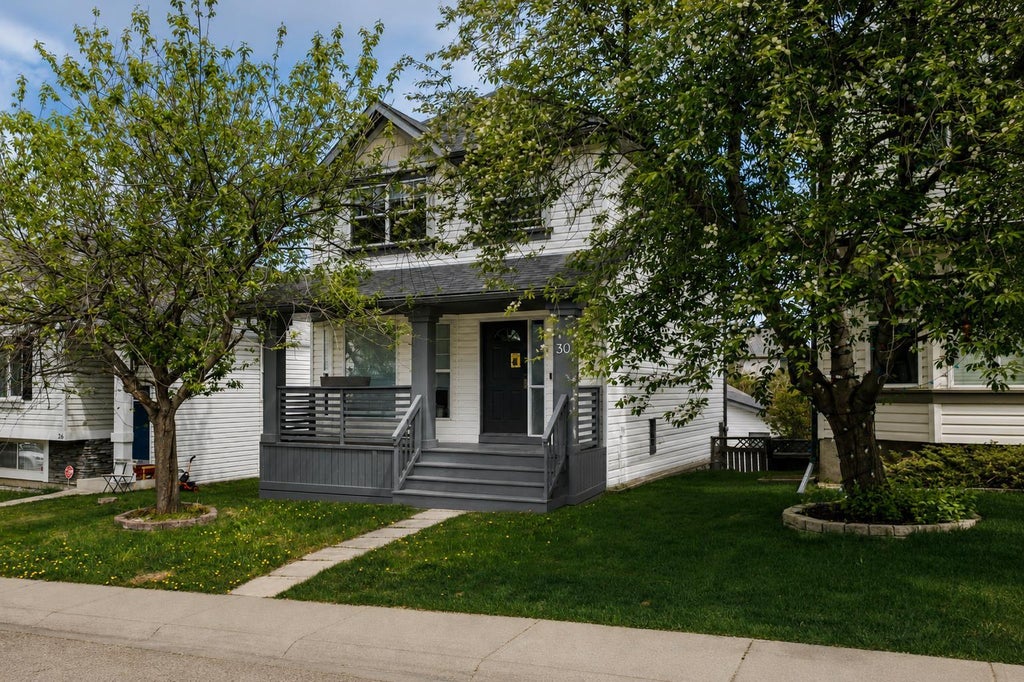 Photo of 30 Hidden Ranch Road NW, Calgary, AB T3A 5S5 (MLS # A2322474)
