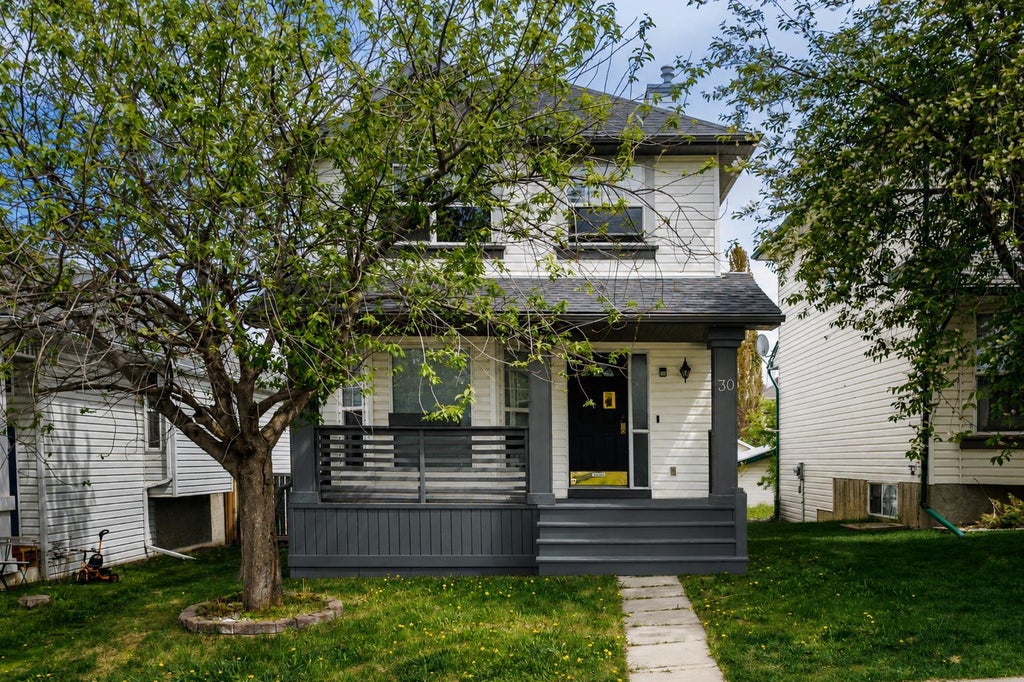 Photo of 30 Hidden Ranch Road NW, Calgary, AB T3A 5S5 (MLS # A2322474)