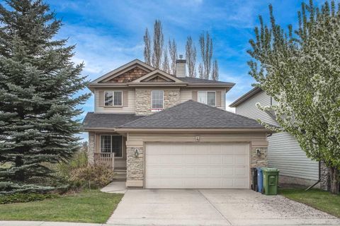 Photo of 4 Springbank Bay SW, Calgary, AB T3H 5E4 (MLS # A2309329)
