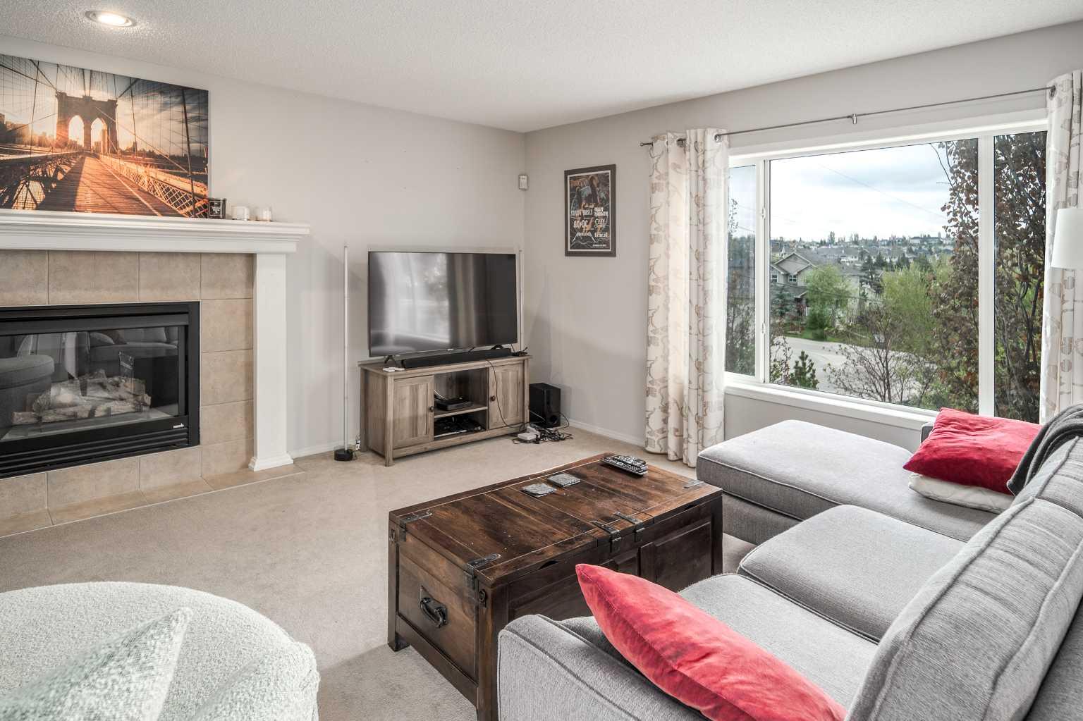 4 Springbank Bay SW