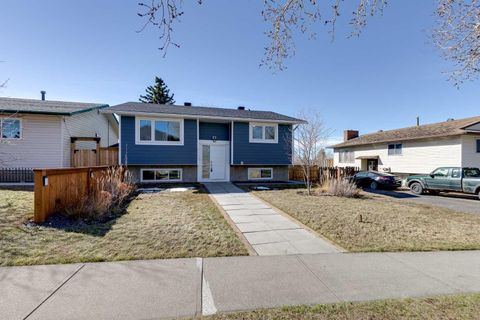 Photo of 8111 Ranchview Drive NW, Calgary, AB T3G 1G6 (MLS # A2285554)