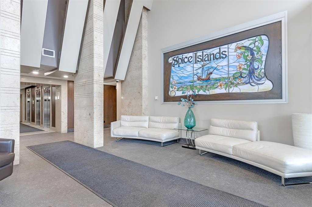99 Spruce Place SW 1104