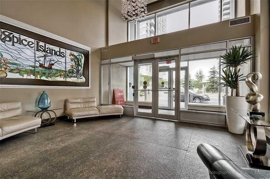 99 Spruce Place SW 1104