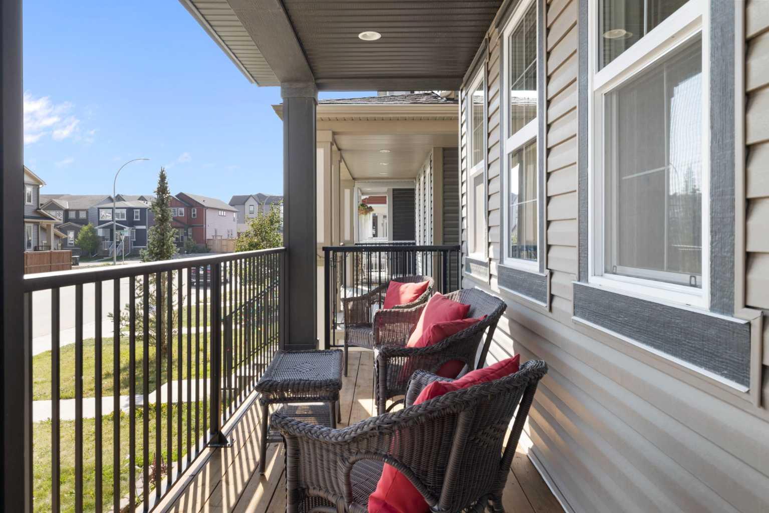 211 Evanscrest Way NW