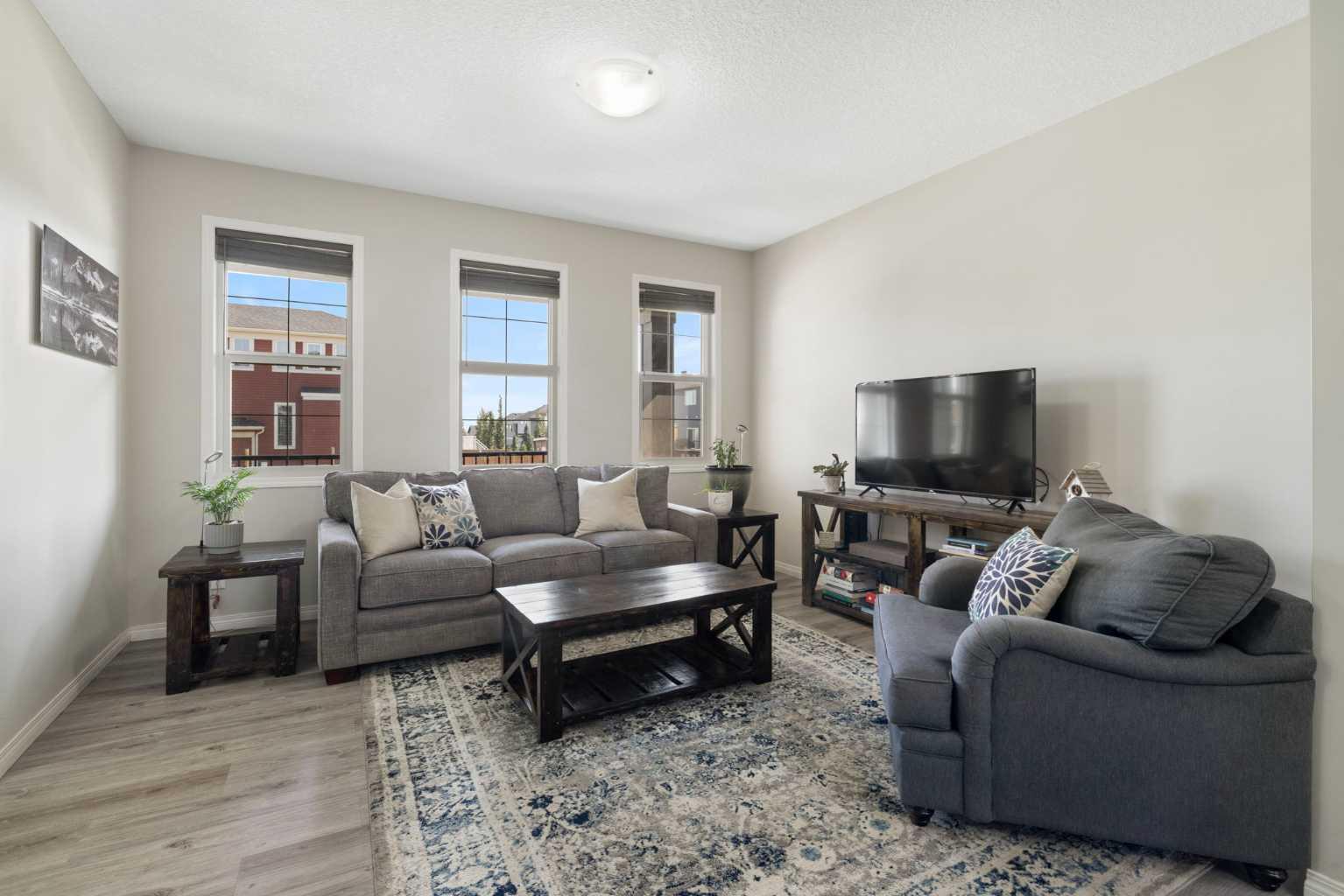 211 Evanscrest Way NW