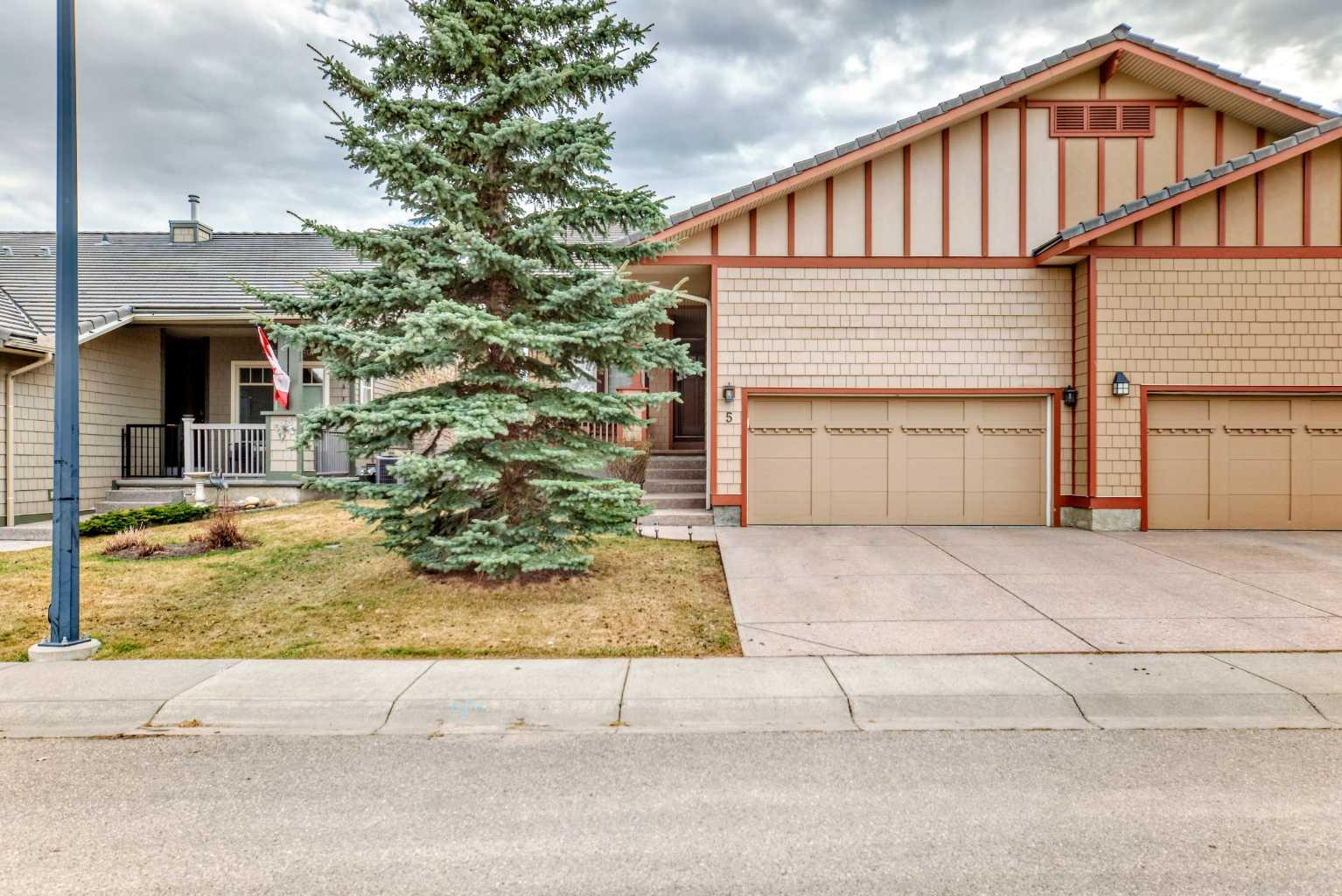 5 Bridle Estates Road SW