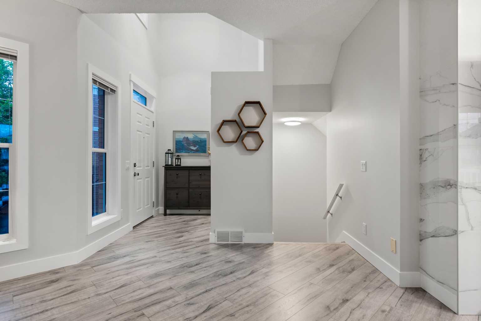 76 Inverness Square SE