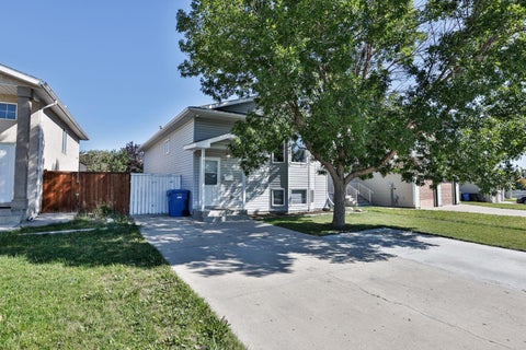 Photo of 812 Red Crow Boulevard W, Lethbridge, AB T1K 6W4 (MLS # A2345904)
