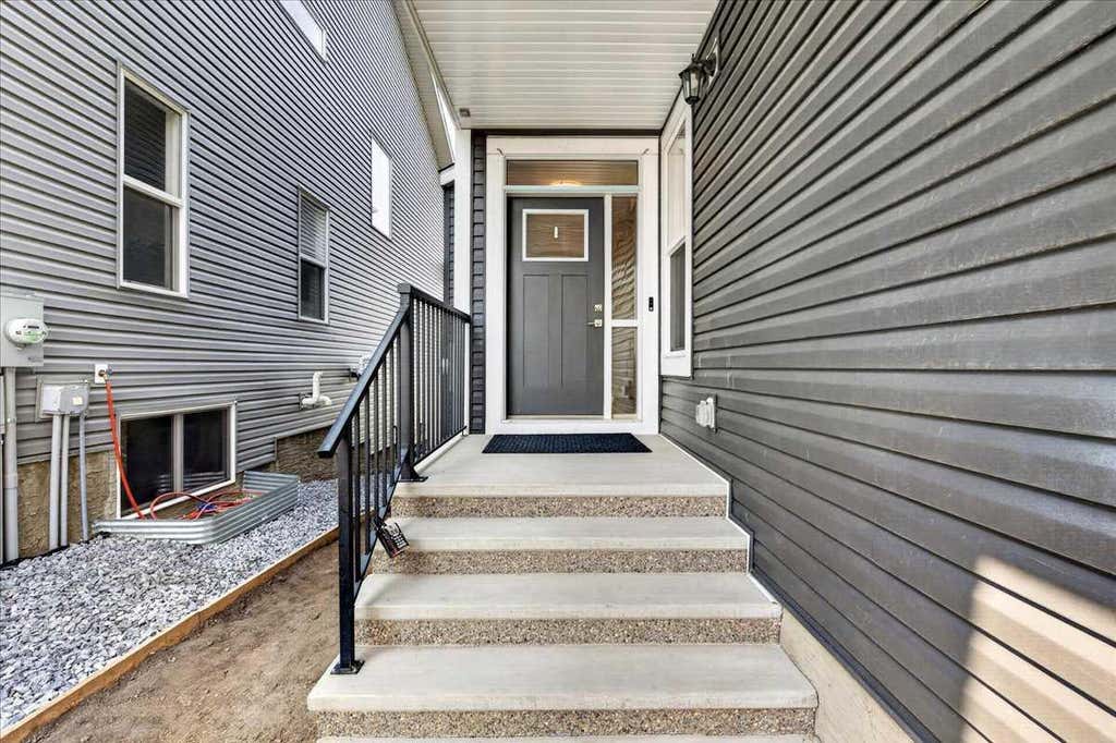 Photo of 75 Midgrove Drive SW, Airdrie, AB T4B 5K7 (MLS # A2322777)