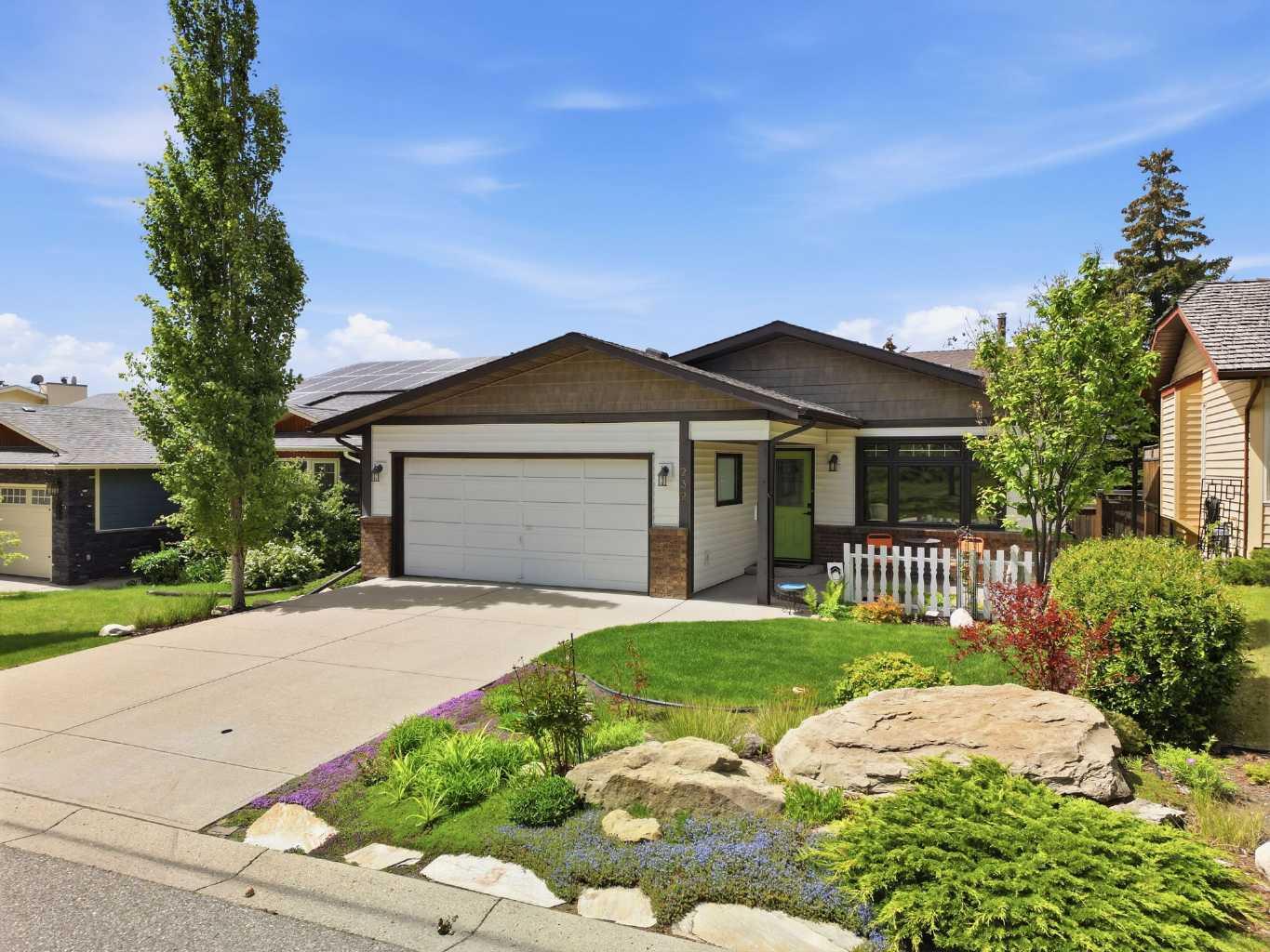 232 Hawkcliff Way NW