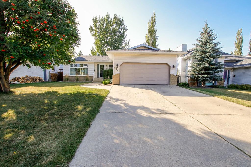 Photo of 238 Davison Drive, Red Deer, AB T4R 2E6 (MLS # A2258090)