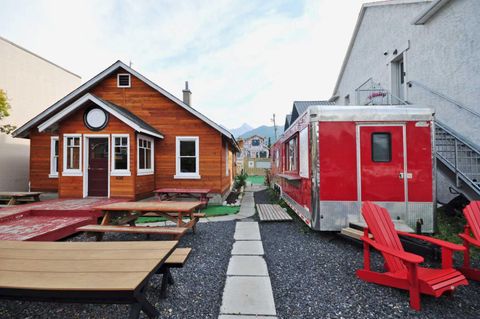 633 Main Street Canmore AB T1W 2B1