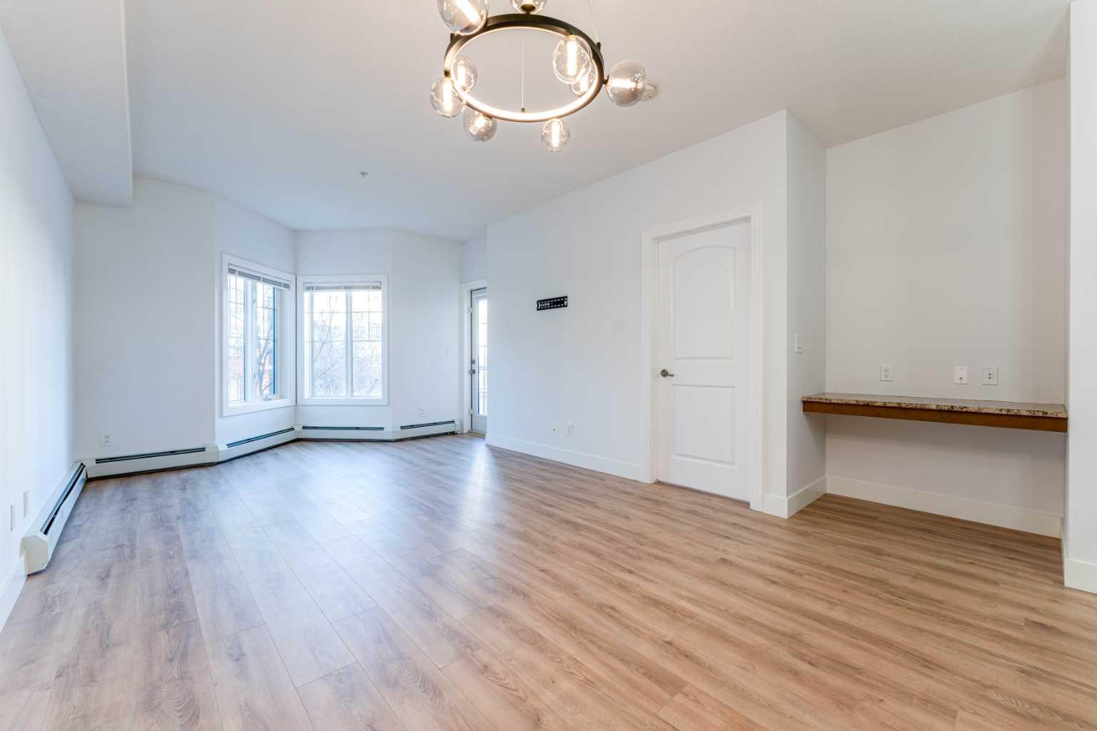 70 Royal Oak Plaza NW 214