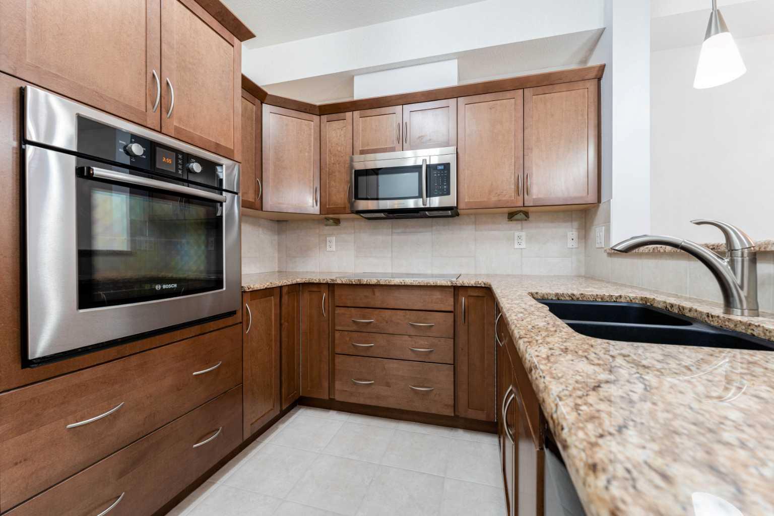 70 Royal Oak Plaza NW 214