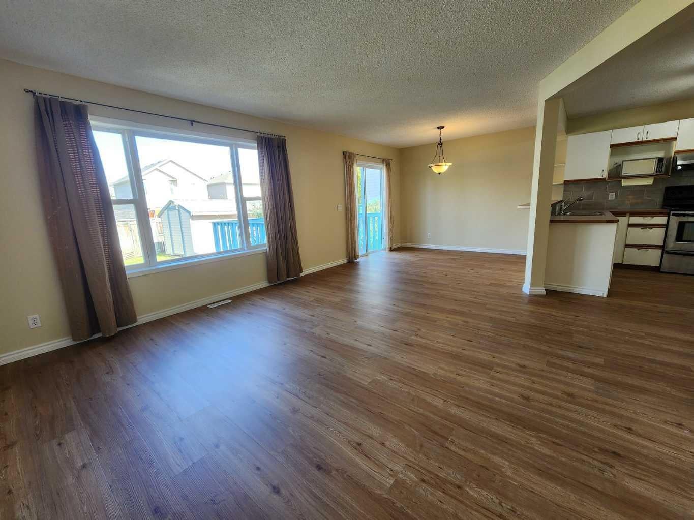 717 Harvest Hills Drive NE