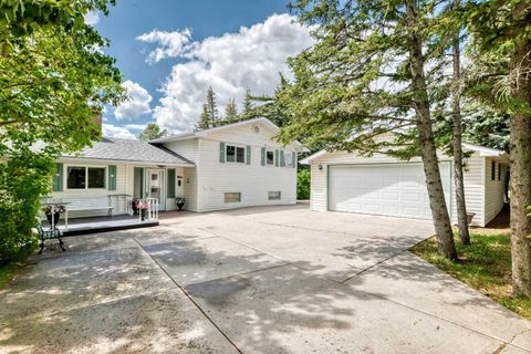 Photo of 10737 Eamon Road NW, Calgary, AB T3G 5H2 (MLS # A2307479)