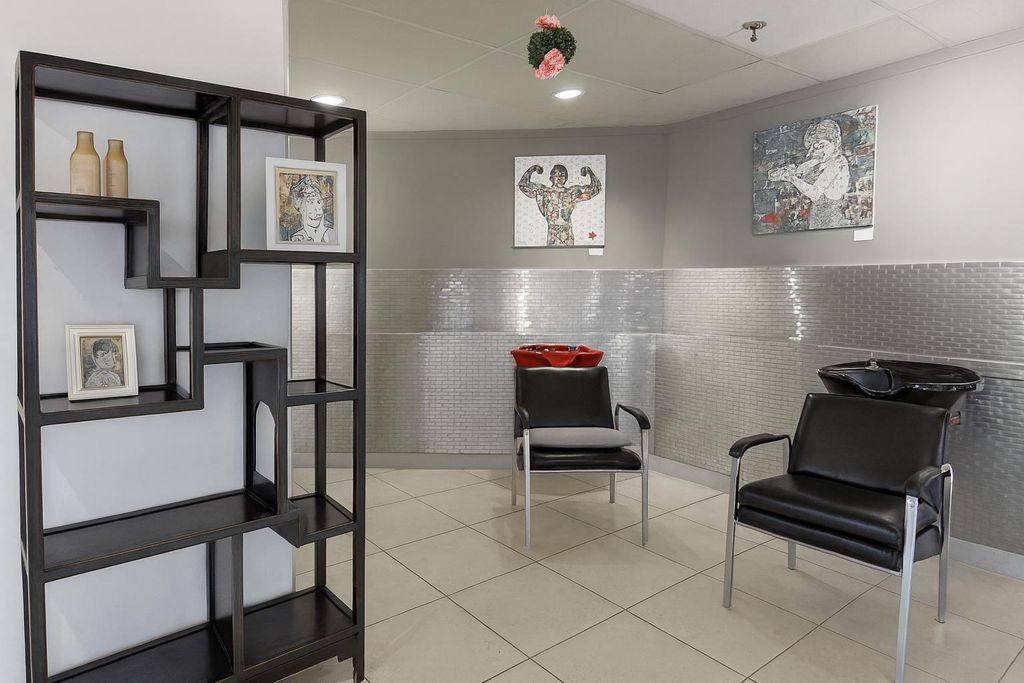 Photo of 2909 17 Avenue SW #100, Calgary, AB T3E 0B1 (MLS # A2272508)