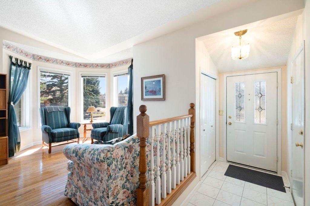 Photo of 118 Shawnee Place SW, Calgary, AB T2Y 1X1 (MLS # A2304625)