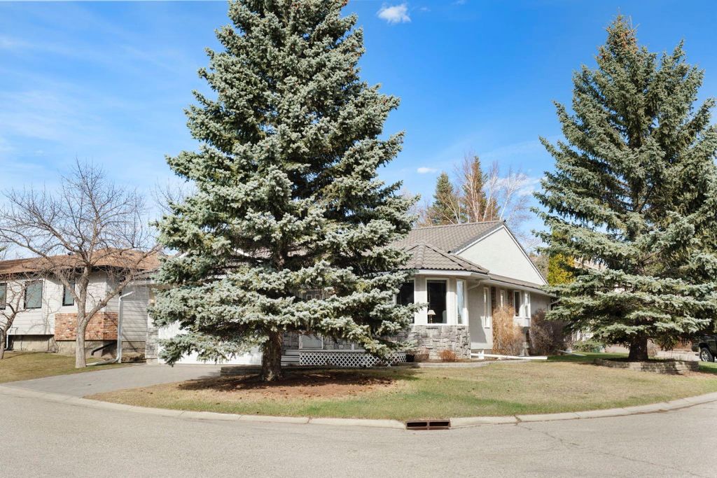 Photo of 118 Shawnee Place SW, Calgary, AB T2Y 1X1 (MLS # A2304625)