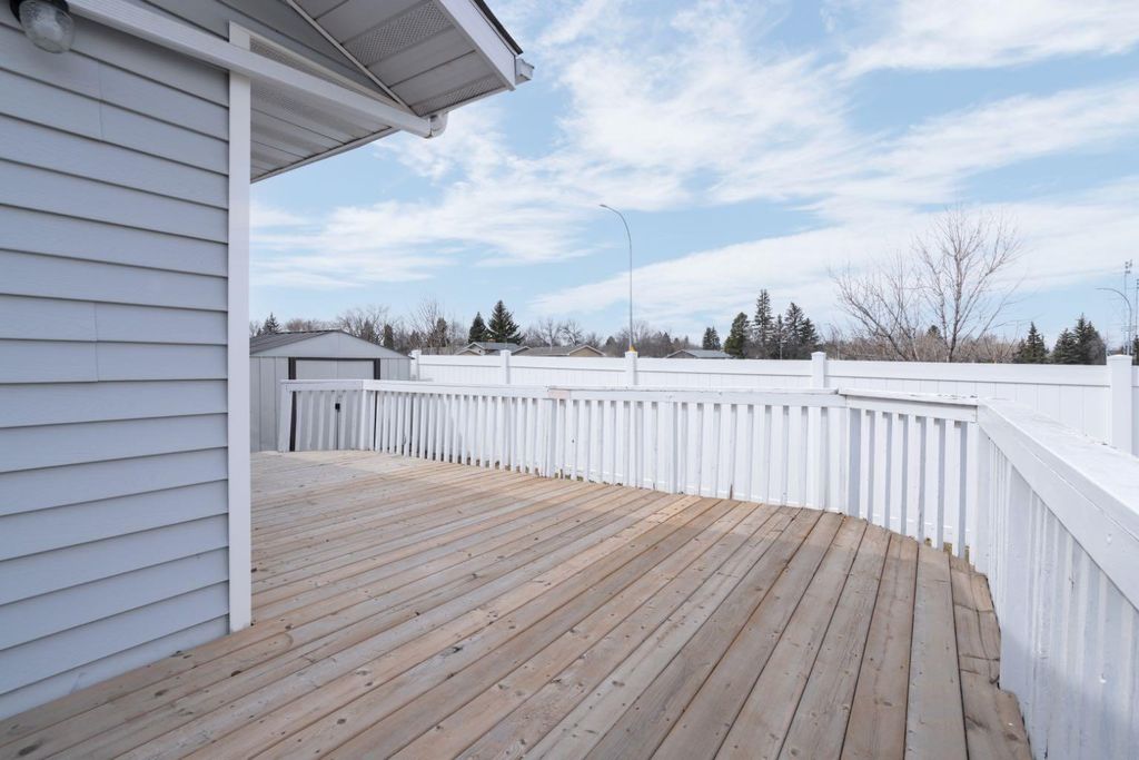 Photo of 3924 56A Street Close, Camrose, AB T4V 4L1 (MLS # A2305314)