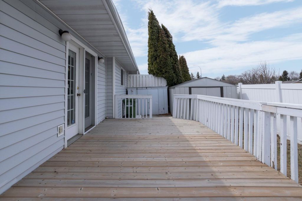 Photo of 3924 56A Street Close, Camrose, AB T4V 4L1 (MLS # A2305314)