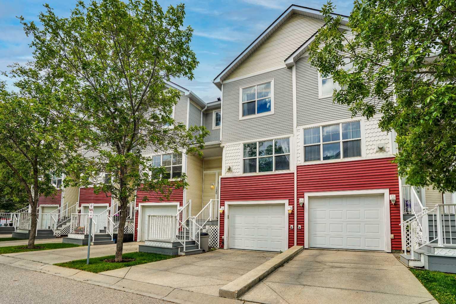 120 Country Village Cape NE