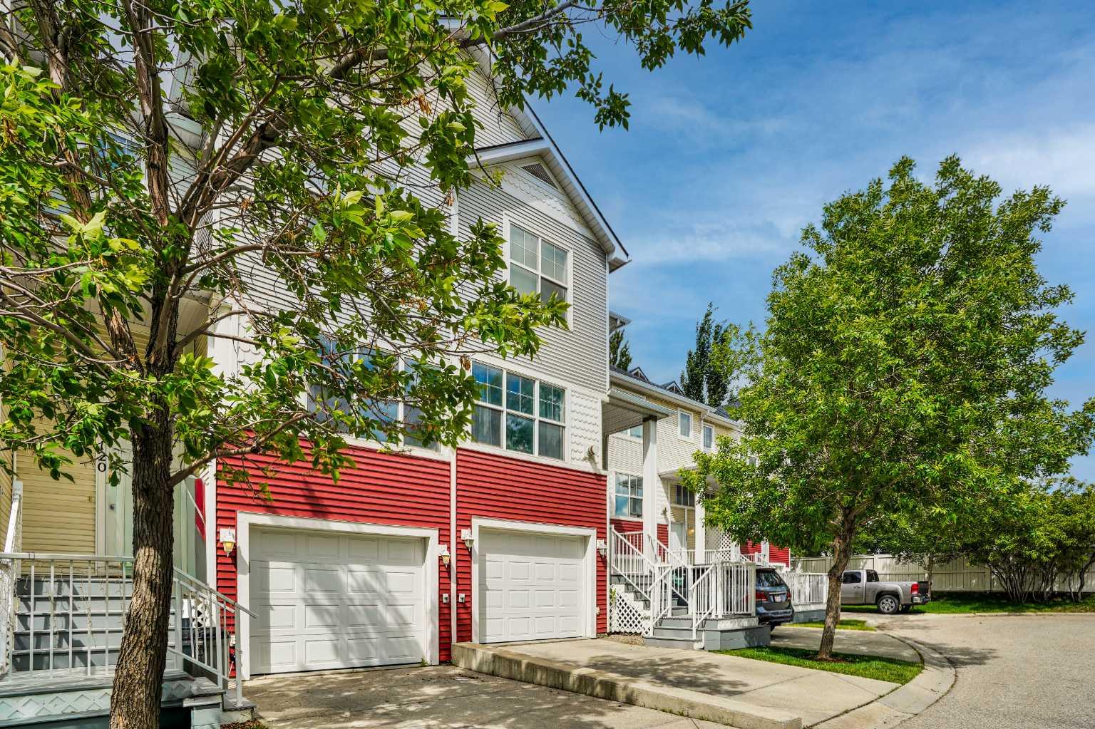 120 Country Village Cape NE
