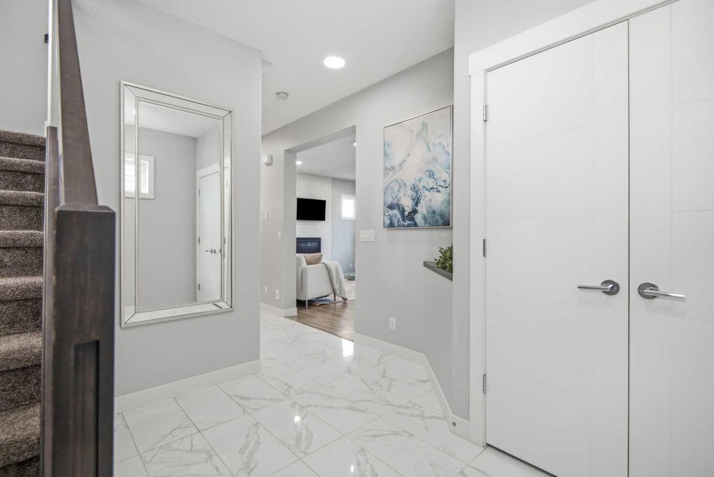 Photo of 61 Lindman Avenue, Red Deer, AB T4R 0S7 (MLS # A2351466)