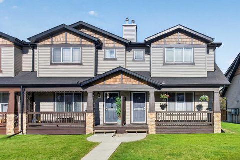 Photo of 22 Panatella Park NW, Calgary, AB T3K 6K4 (MLS # A2324025)