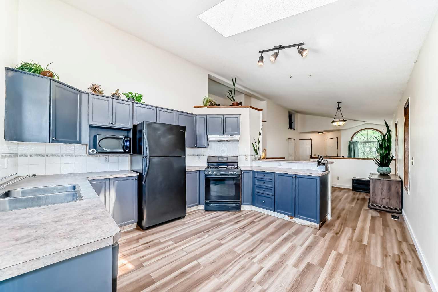 7 Erin Grove SE