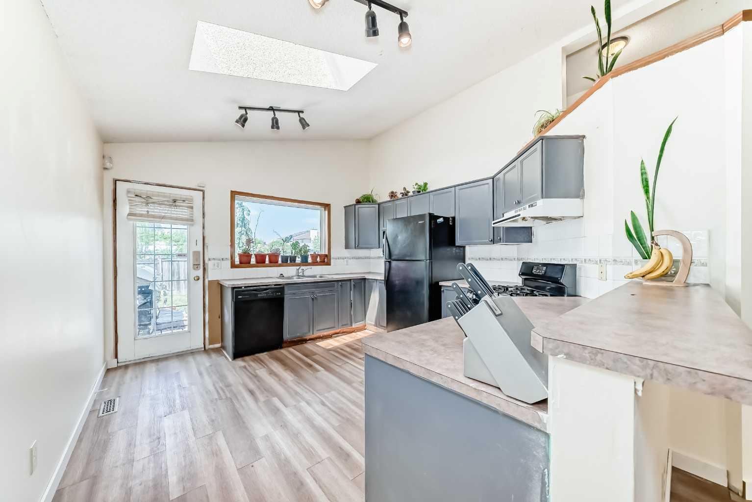 7 Erin Grove SE