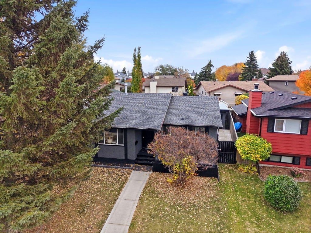 Photo of 61 Chappel Drive, Red Deer, AB T4P 2R6 (MLS # A2351552)