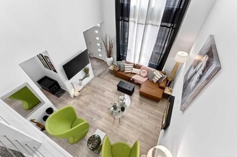 42 Heirloom Manor SE Calgary AB T3S 0H2