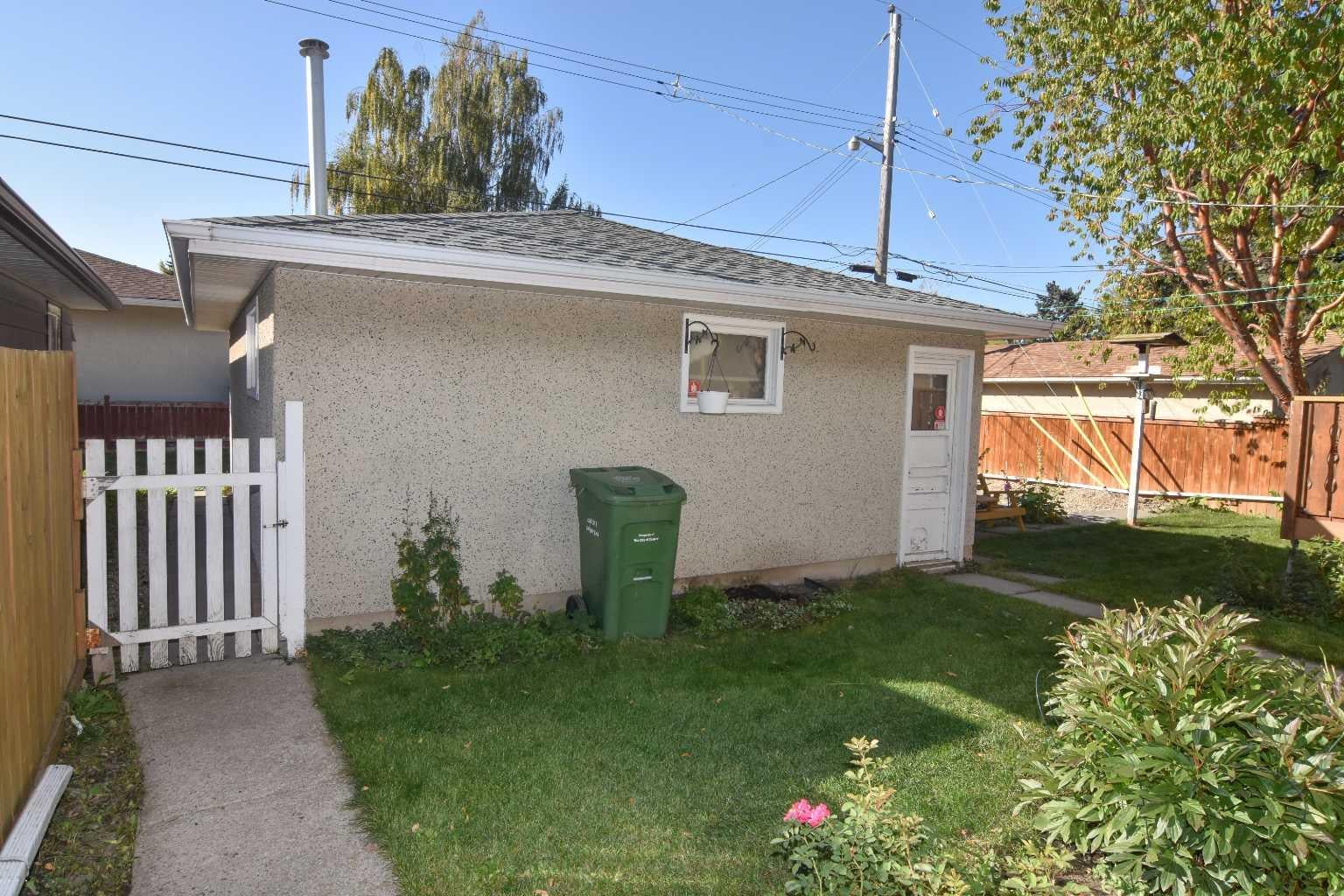 1987 Cottonwood Crescent SE