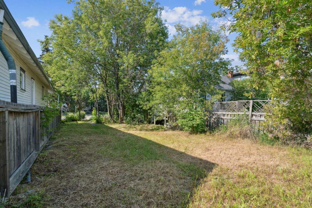 Photo of 206 12 Avenue NW, Calgary, AB T2M 0C5 (MLS # A2292019)