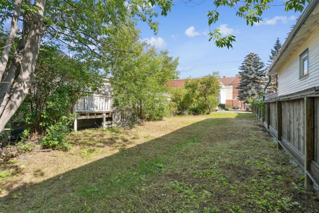 Photo of 206 12 Avenue NW, Calgary, AB T2M 0C5 (MLS # A2292019)