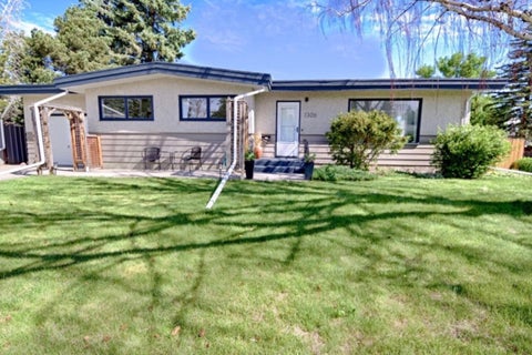 Photo of 1306 29 Street S, Lethbridge, AB T1K 2X3 (MLS # A2320877)