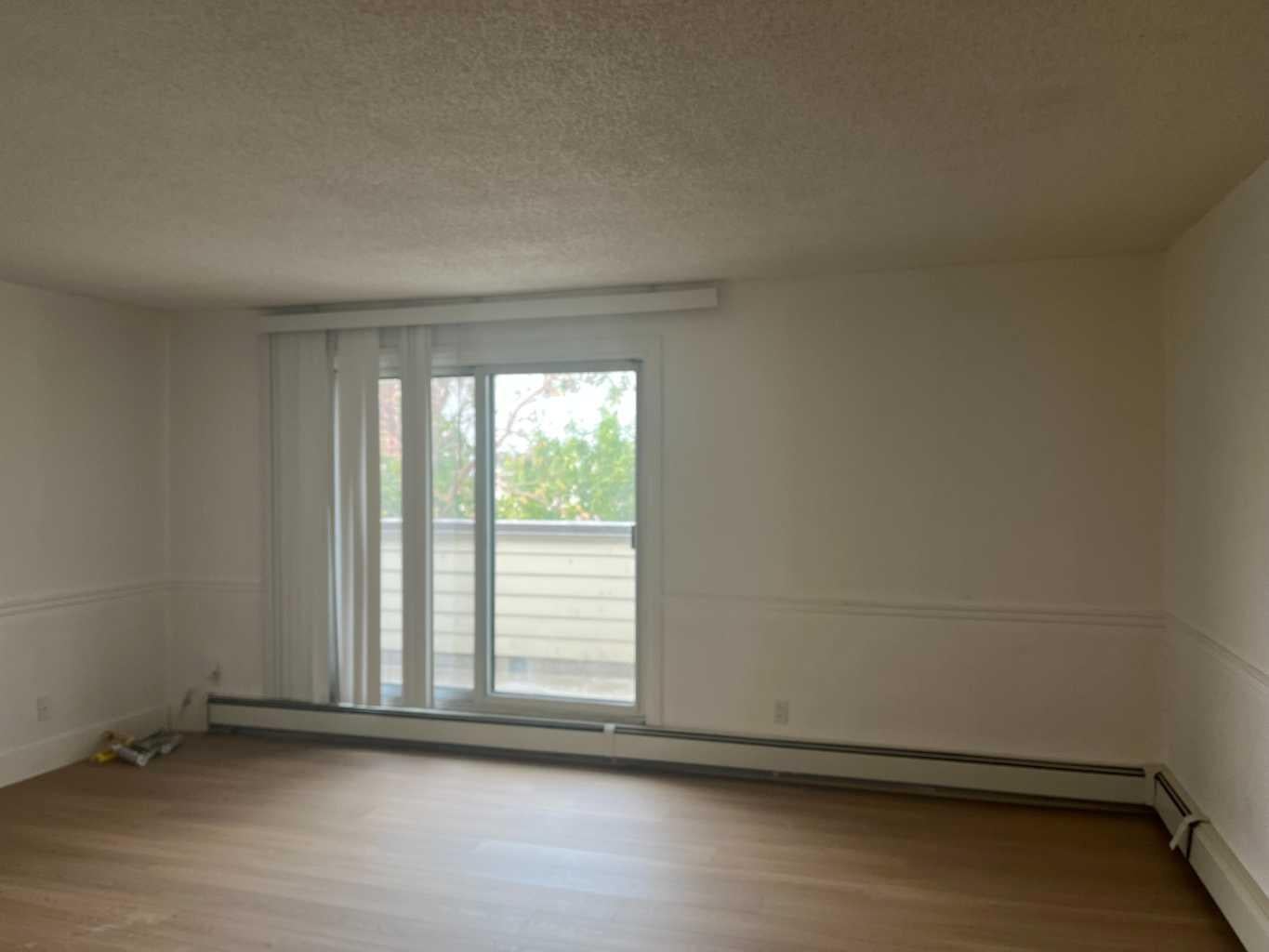 1113 37 Street SW 404