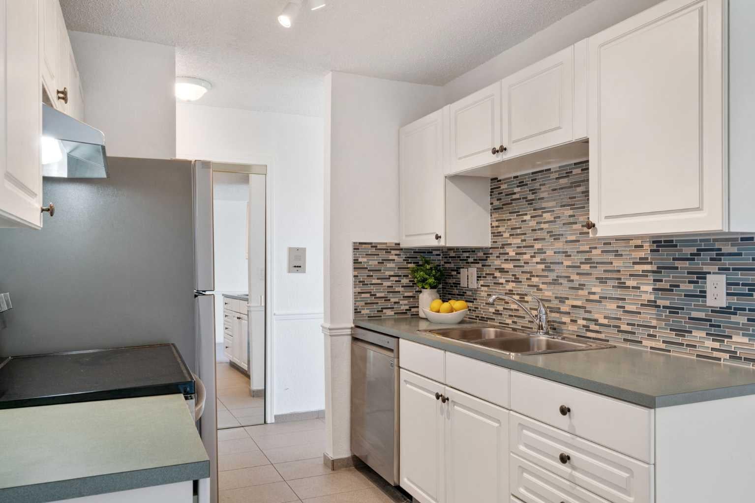 1113 37 Street SW 404