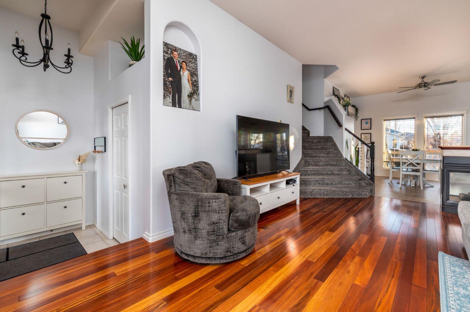 2304 56 Avenue Close