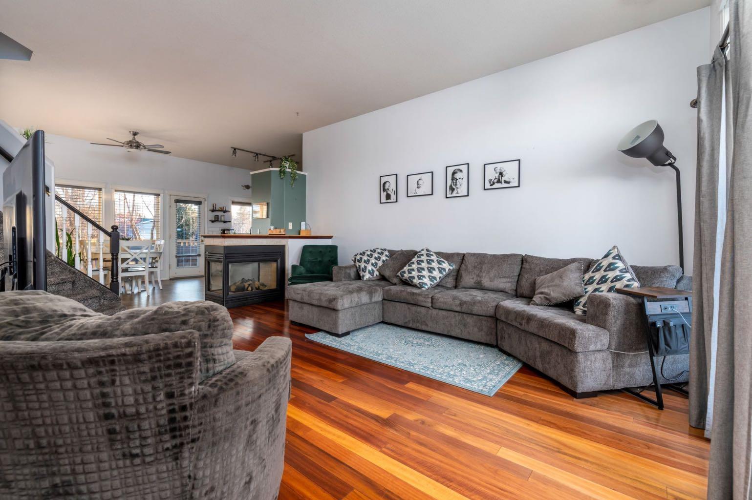 2304 56 Avenue Close