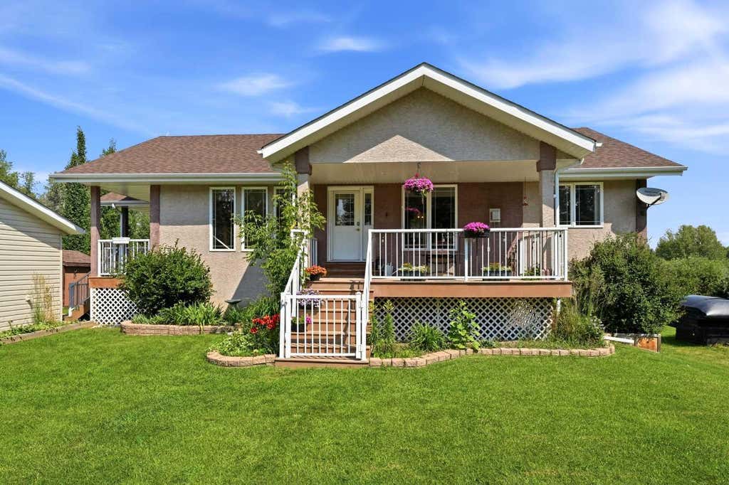 Photo of 16 Sunnyside Drive, Rural Ponoka County, AB T0C 2J0 (MLS # A2333536)