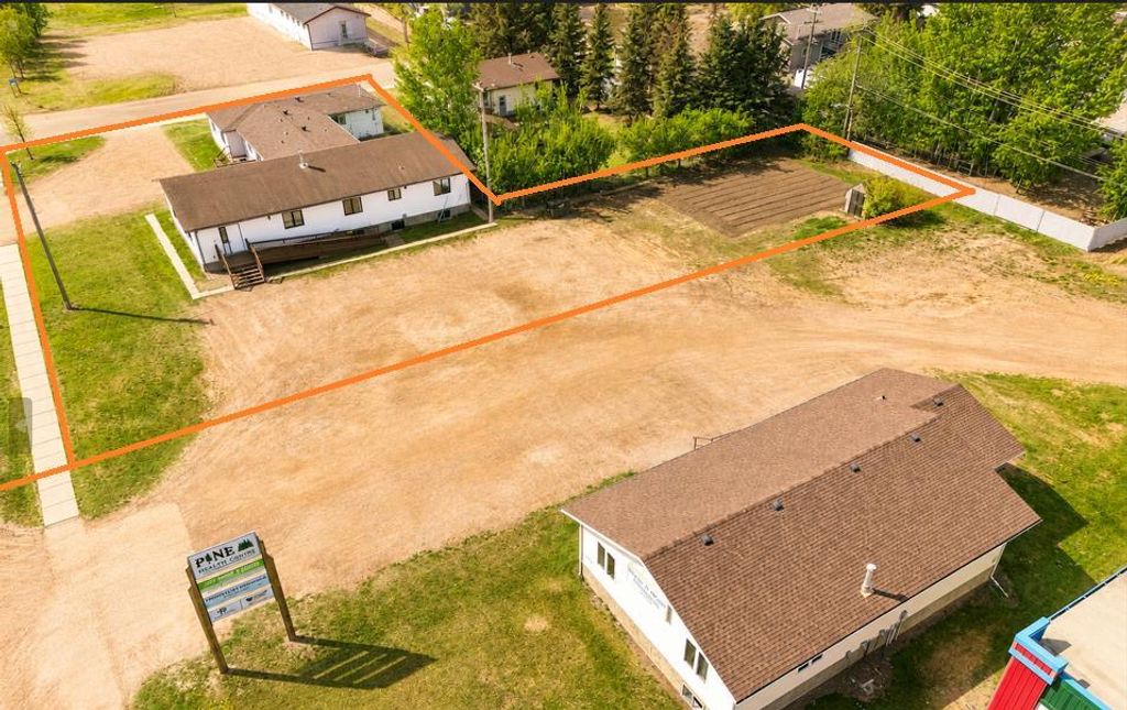 Photo of 10002 96 Avenue, La Crete, AB T0H 2H0 (MLS # A2316409)