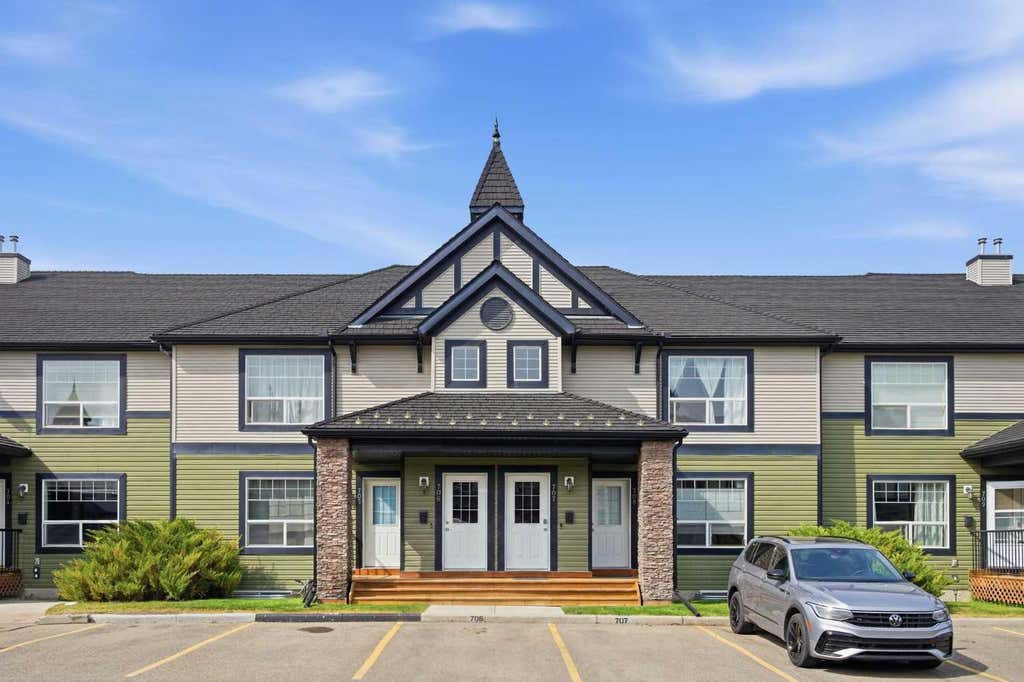 Photo of 140 sagewood Boulevard #708, Airdrie, AB T4B 3H5 (MLS # A2335875)