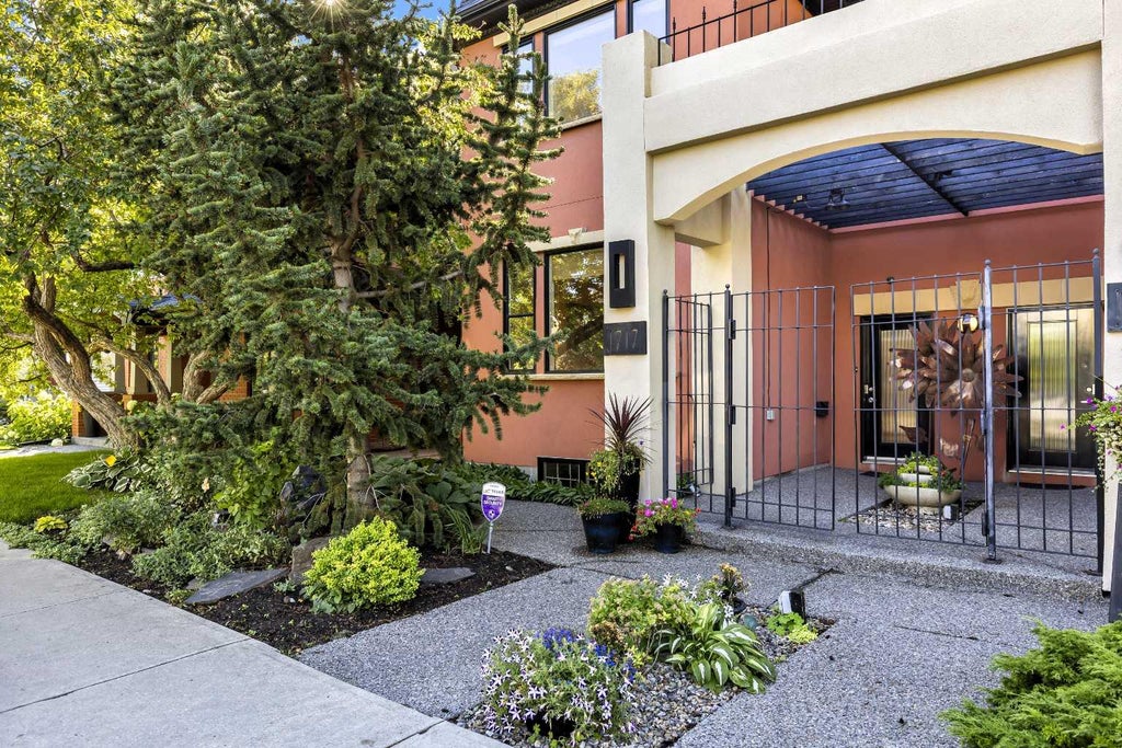 Photo of 1717 7 Avenue NW, Calgary, AB T2N 0Z5 (MLS # A2352830)
