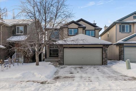 21 Rockbluff Place NW Calgary AB T3G 5B1