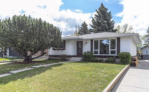Photo of 111 Lynnview Way SE, Calgary, AB T2C 1T4 (MLS # A2313143)