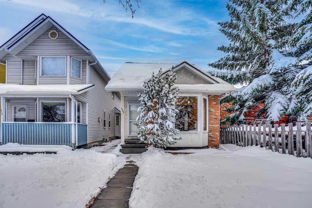 Photo of 463 23 Avenue NW, Calgary, AB T2M 1S5 (MLS # A2298923)
